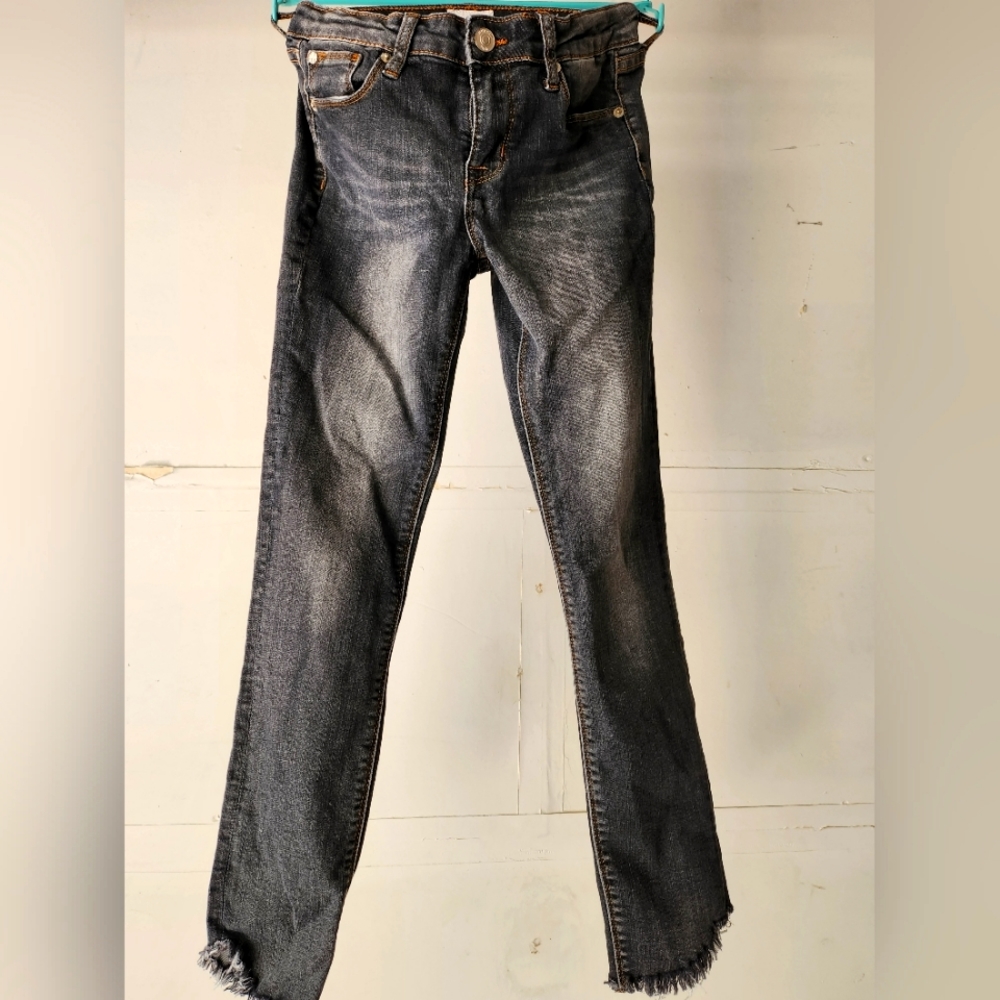 Hudson girls black distressed jeans